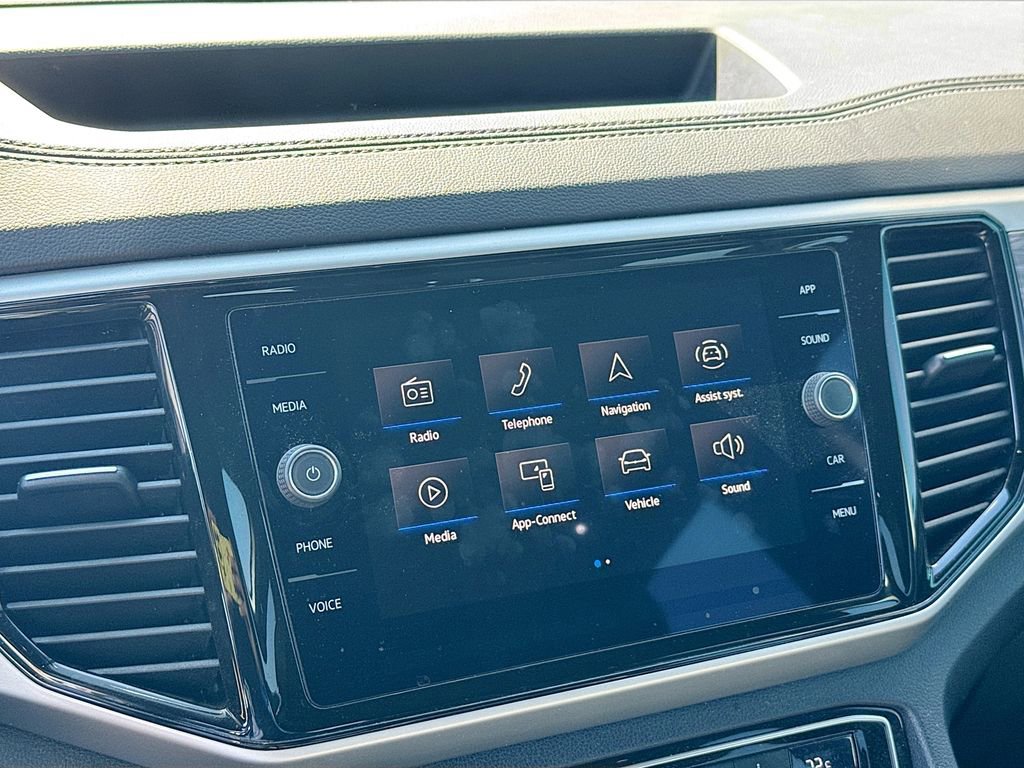 Used 2023 Volkswagen Atlas Cross Sport SE w/ Panoramic Sunroof Package image 14