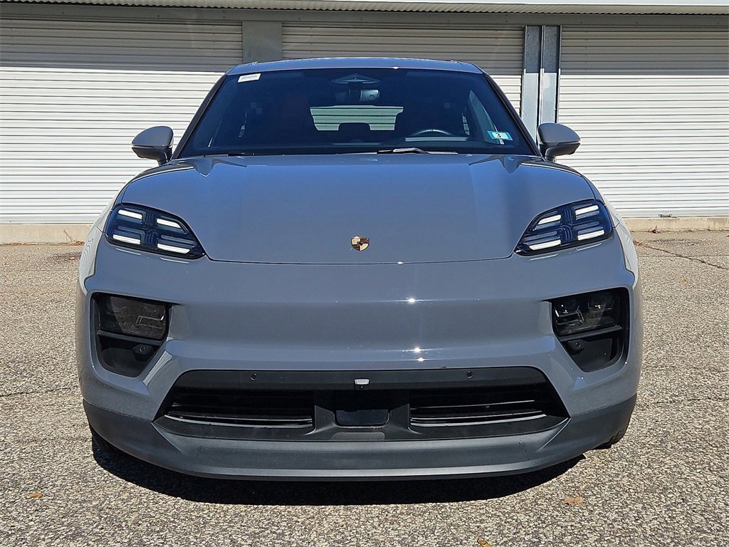 Certified 2025 Porsche Macan 4 Electric image 10