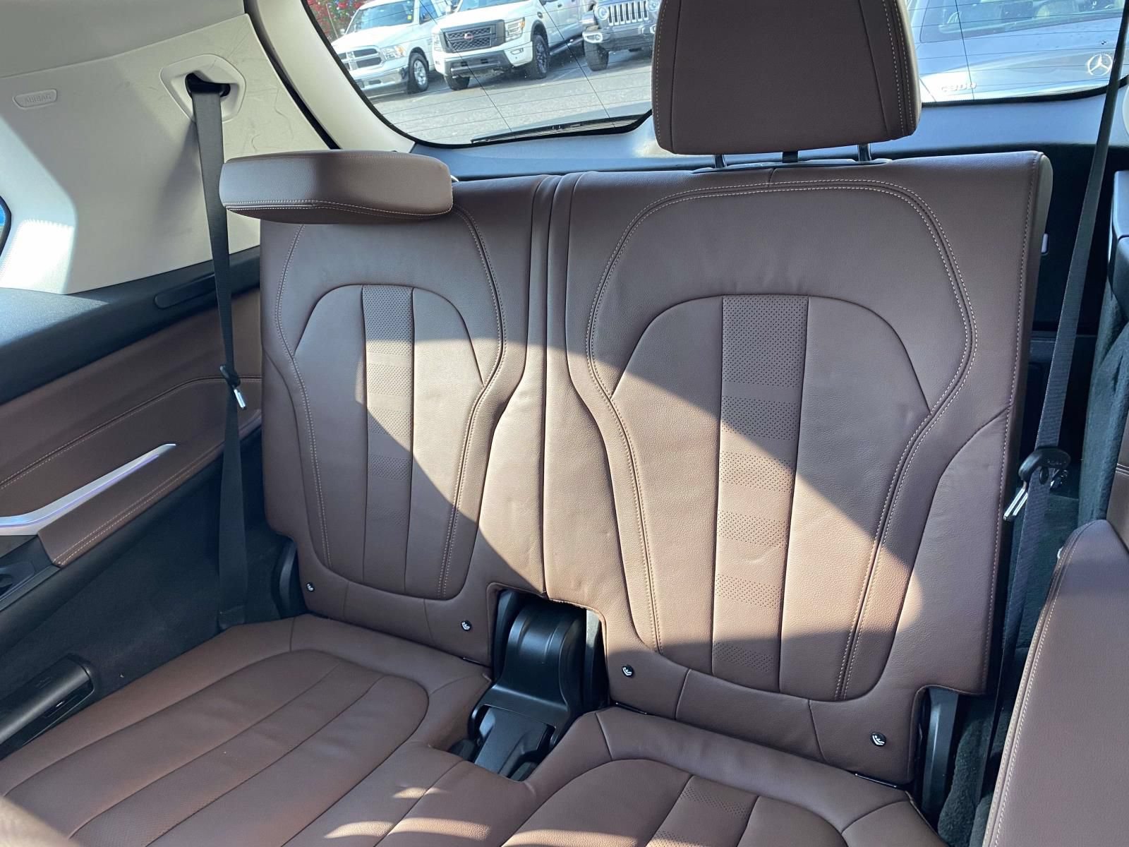 Used 2021 BMW X7 xDrive40i w/ Luxury Seating Package AWD/4WD image 13