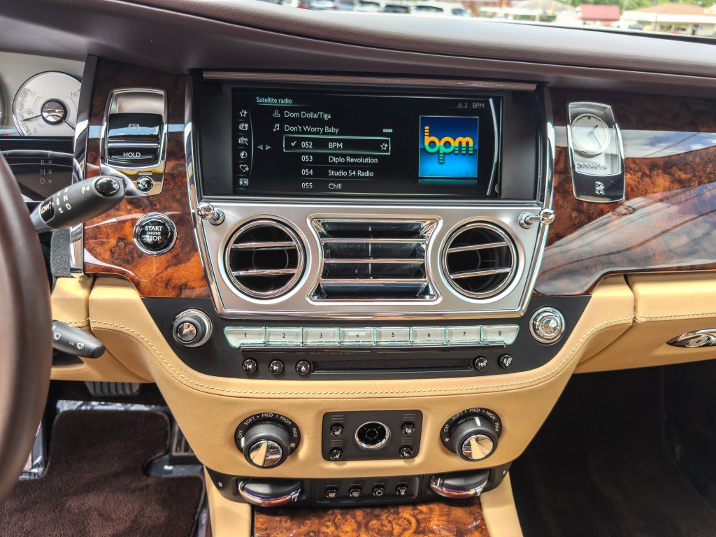 Used 2018 Rolls-Royce Dawn RWD image 43