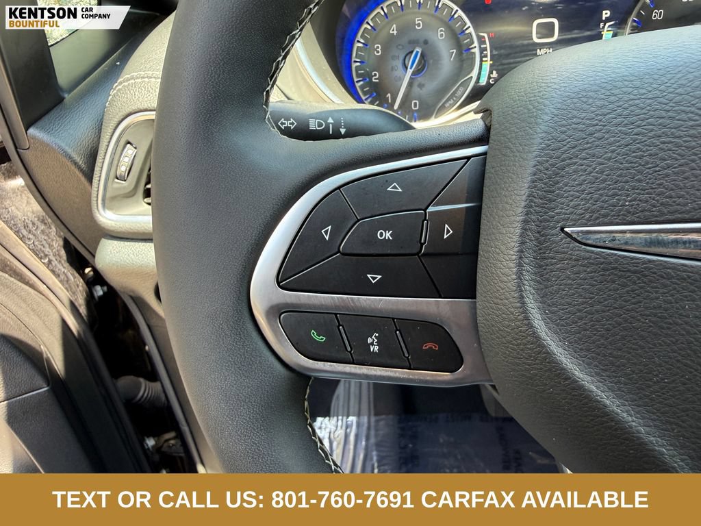 Used 2026 Chrysler Pacifica Limited FWD image 17
