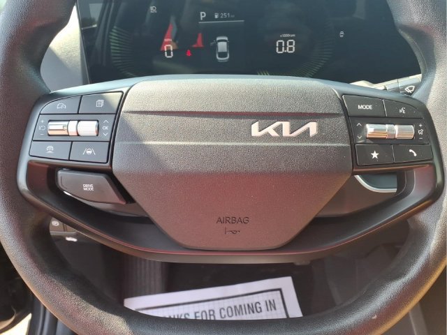 Used 2025 Kia K4 FWD image 14