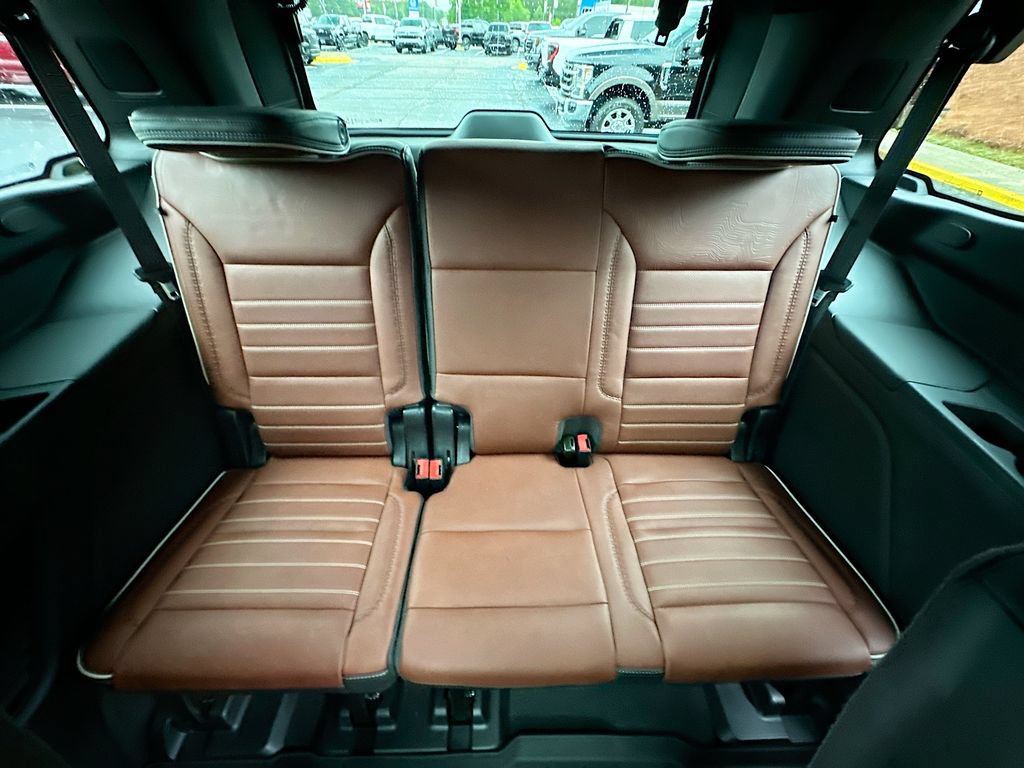 Used 2024 GMC Yukon Denali Ultimate AWD/4WD image 28