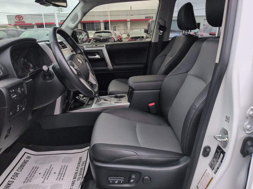 Certified 2024 Toyota 4Runner SR5 Premium w/ Moonroof Package AWD/4WD image 9