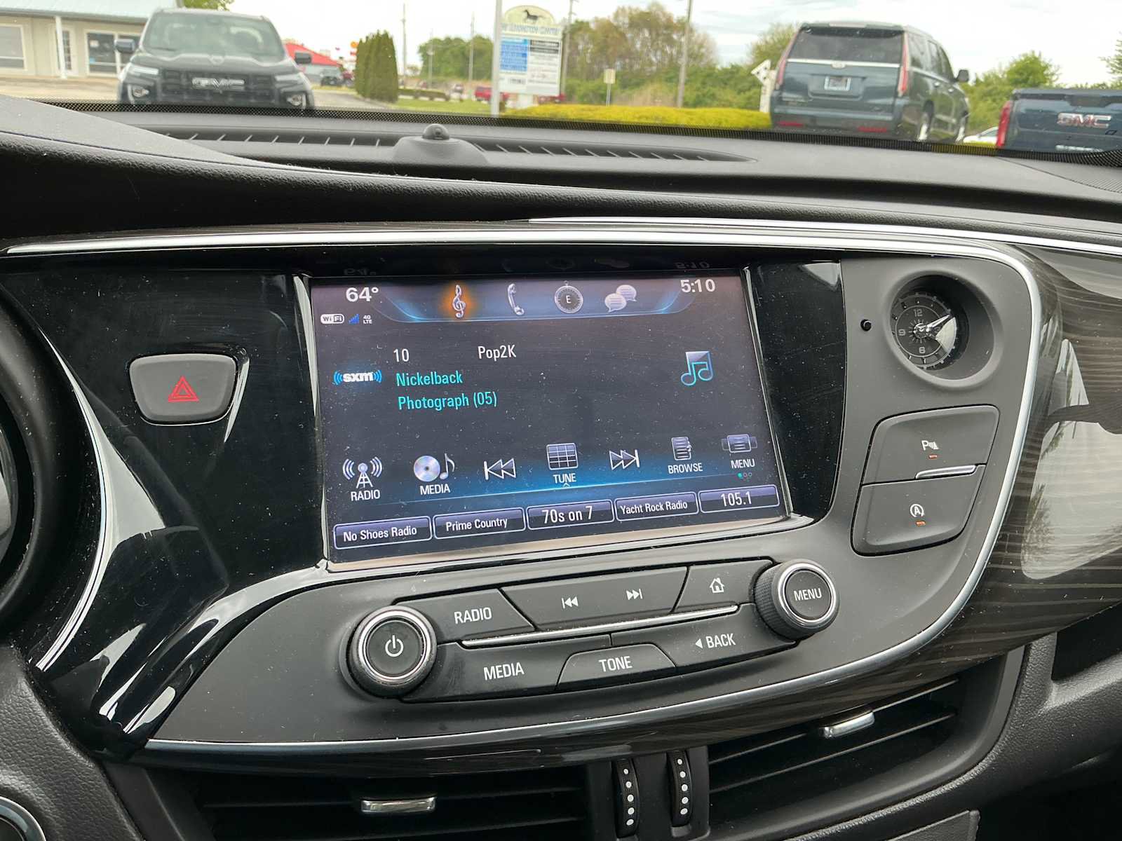 Used 2020 Buick Envision Essence w/ Experience Buick Package FWD image 9