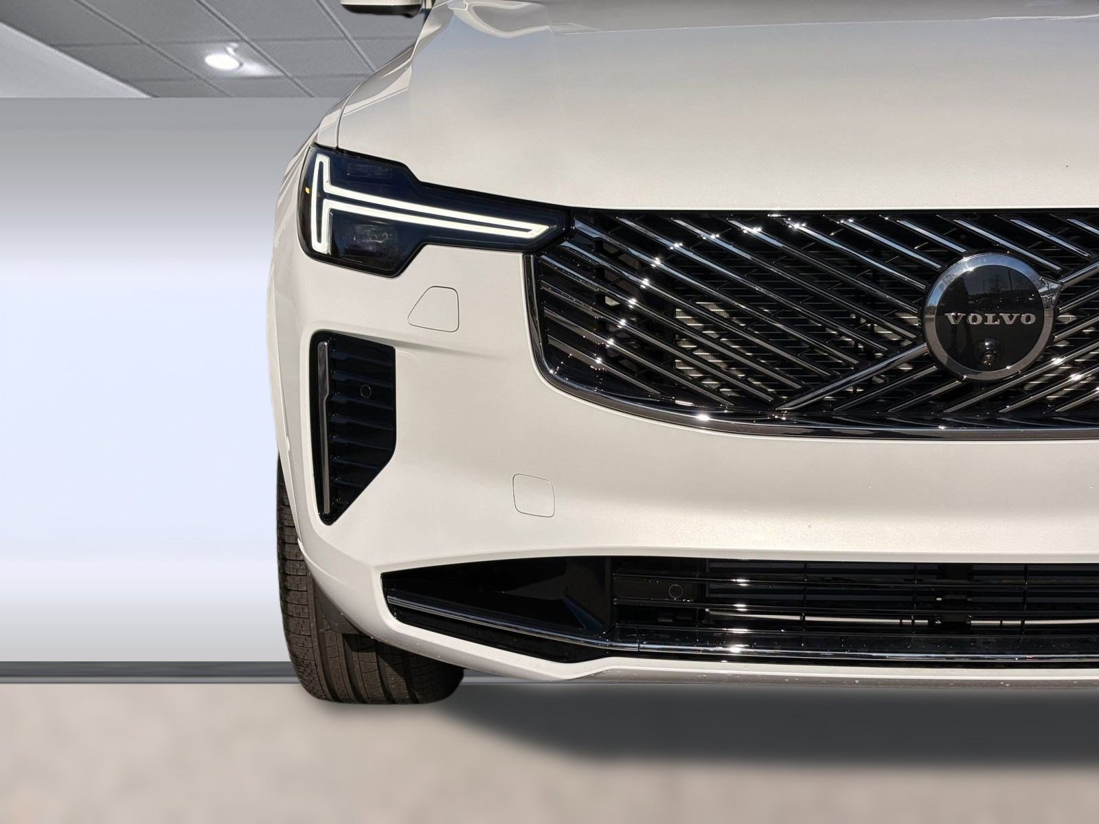 New 2026 Volvo XC90 T8 Plus w/ Protection Package image 21
