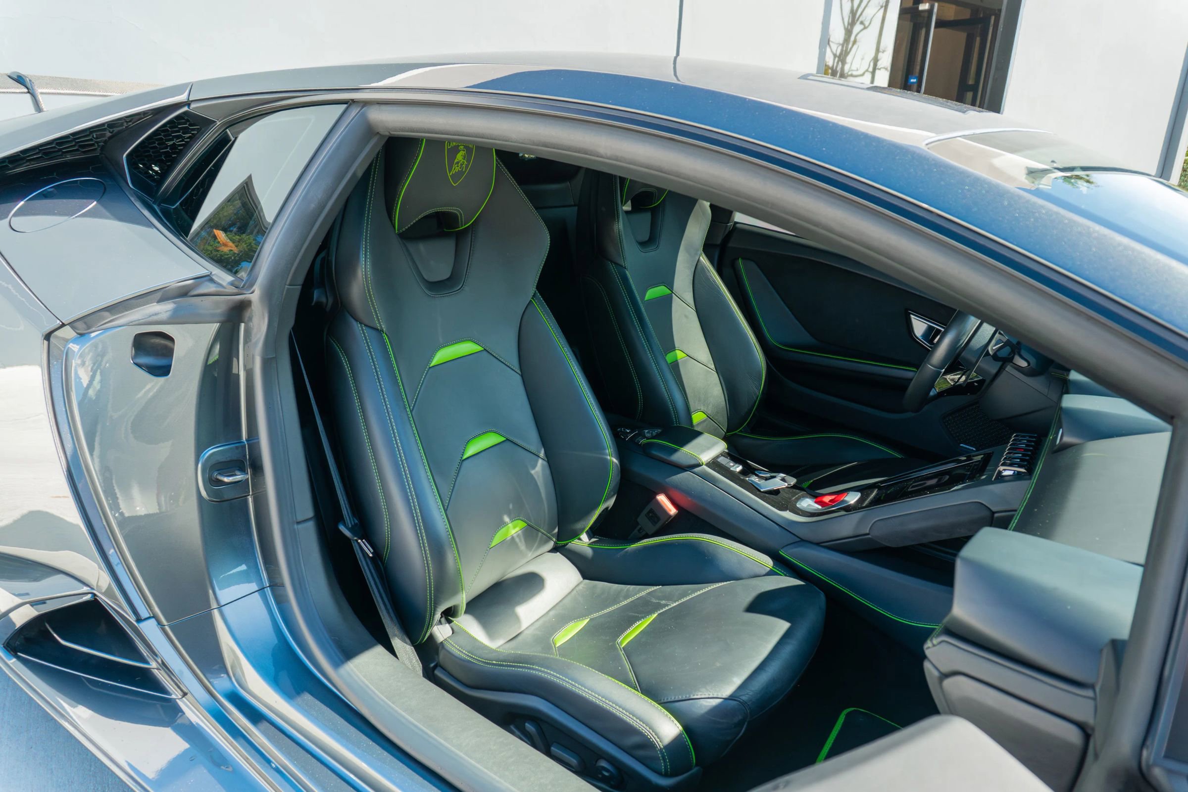 Used 2020 Lamborghini Huracan EVO image 34