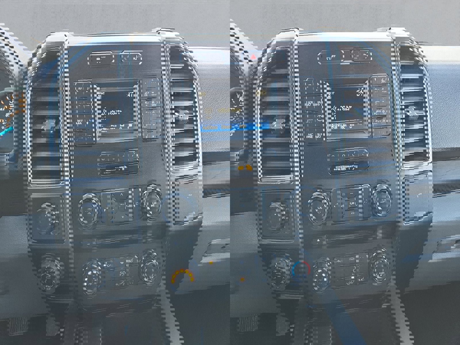 Used 2017 Ford F150 XLT w/ Trailer Tow Package image 17