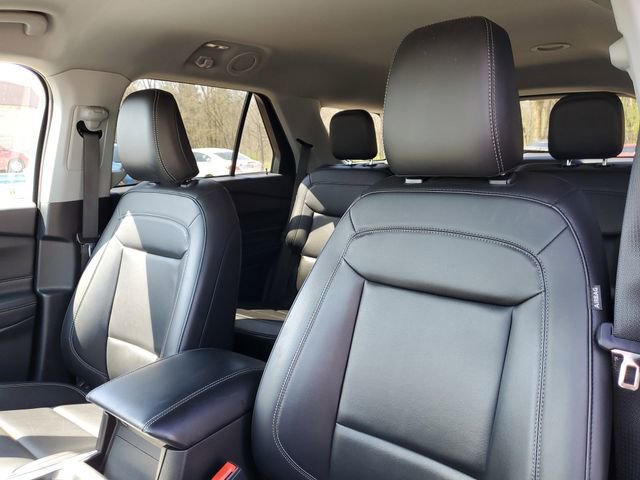 Used 2024 Ford Explorer XLT w/ Equipment Group 202A AWD/4WD image 15