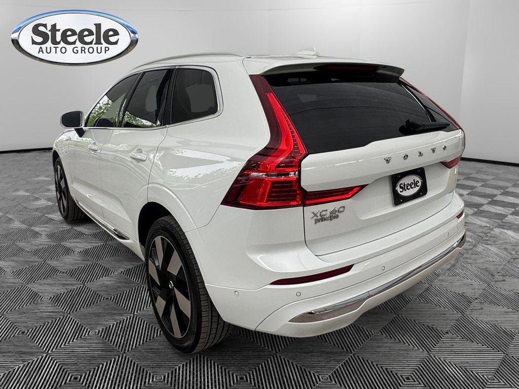 Used 2023 Volvo XC60 T8 Plus AWD/4WD image 3