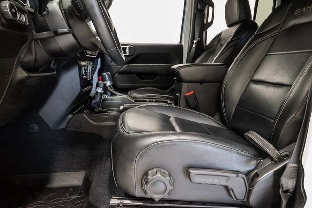 Used 2018 Jeep Wrangler Unlimited Sahara AWD/4WD image 11