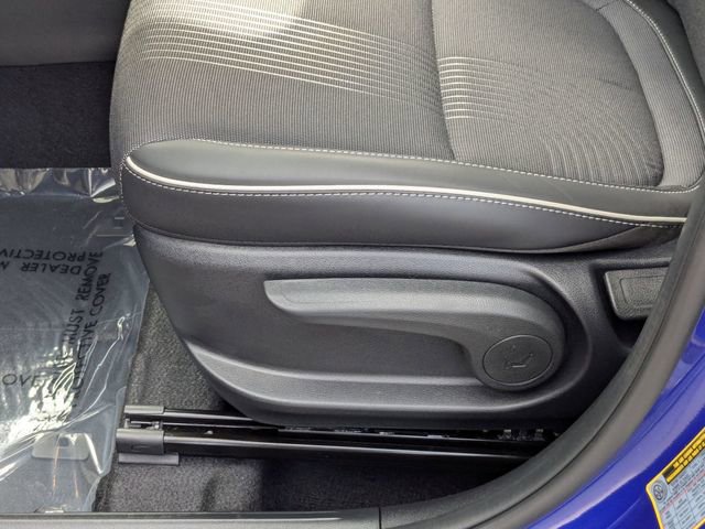 Used 2025 Hyundai Venue Limited FWD image 12