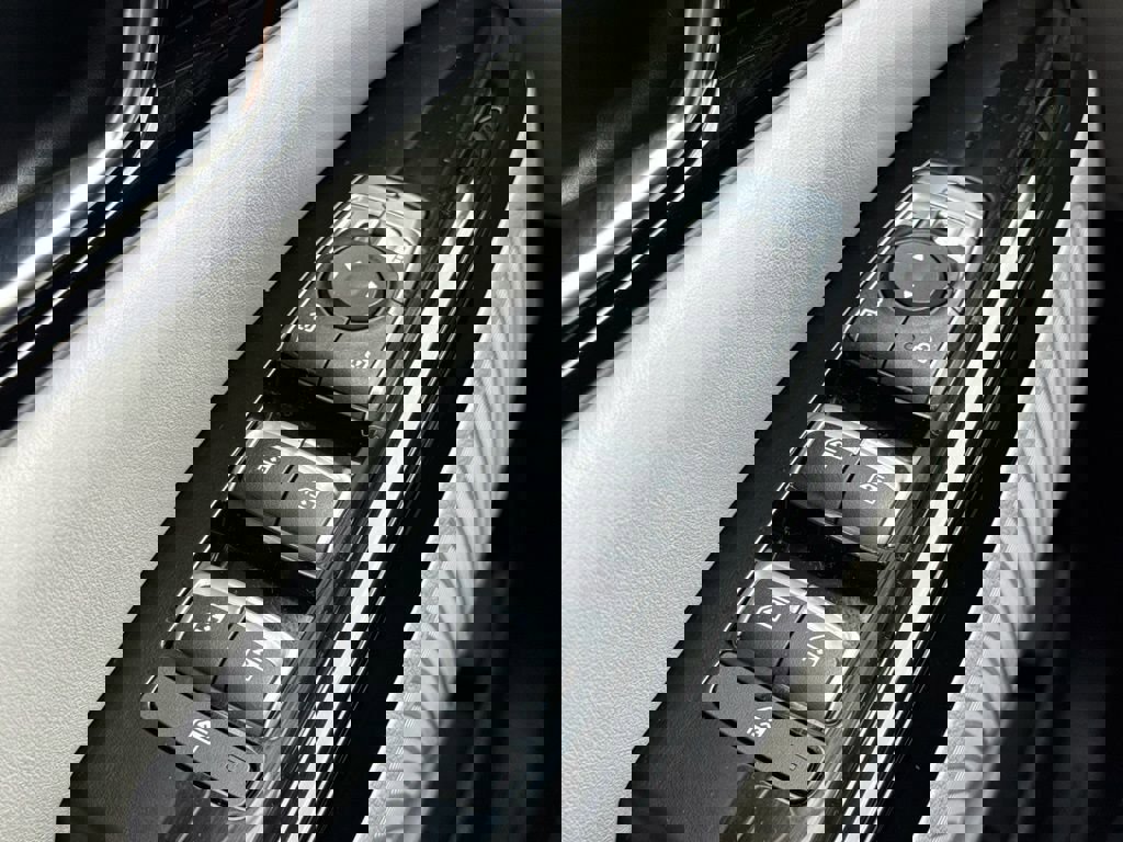 Used 2022 Kia Carnival SX image 33