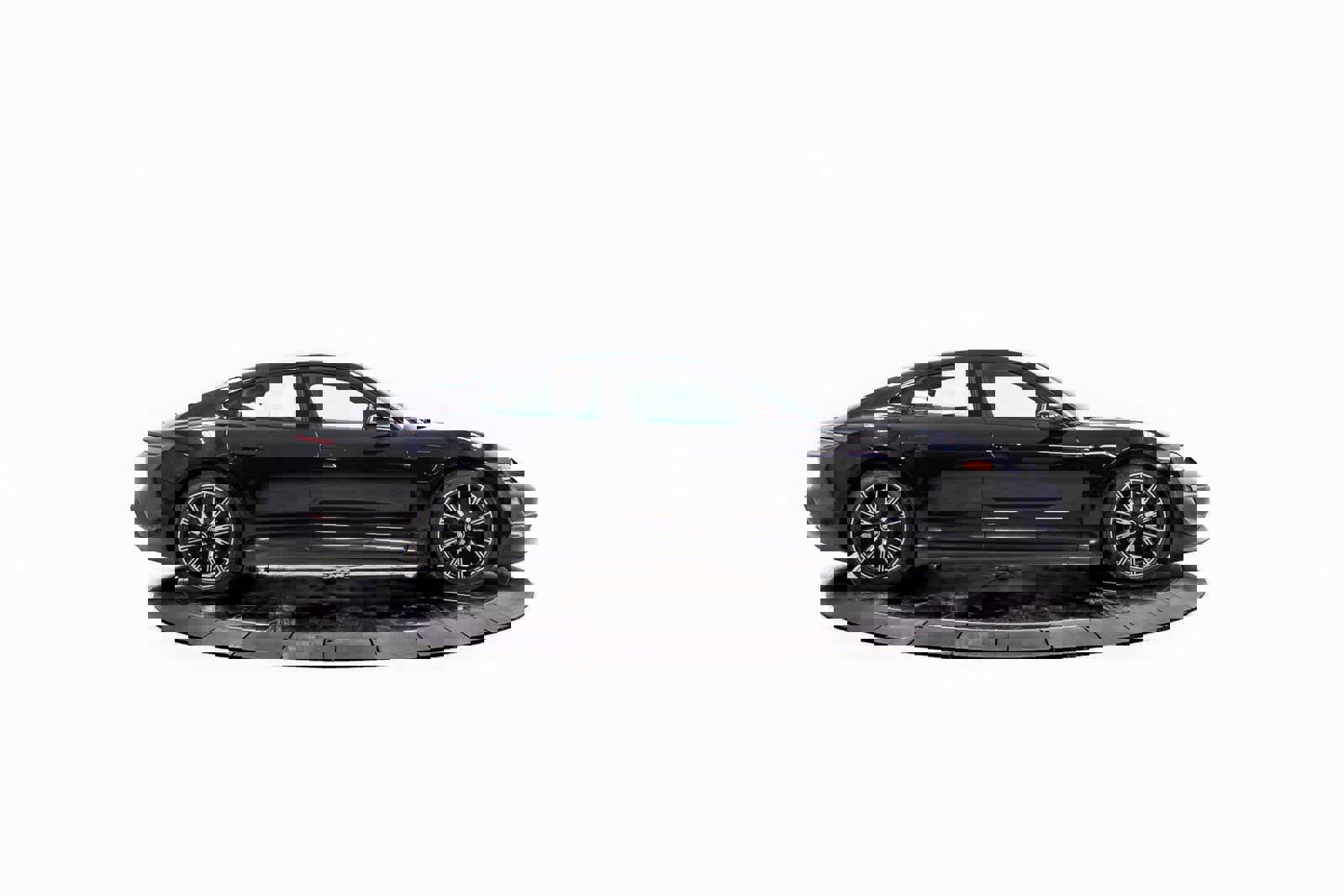 Certified 2022 Porsche Taycan 4S image 8