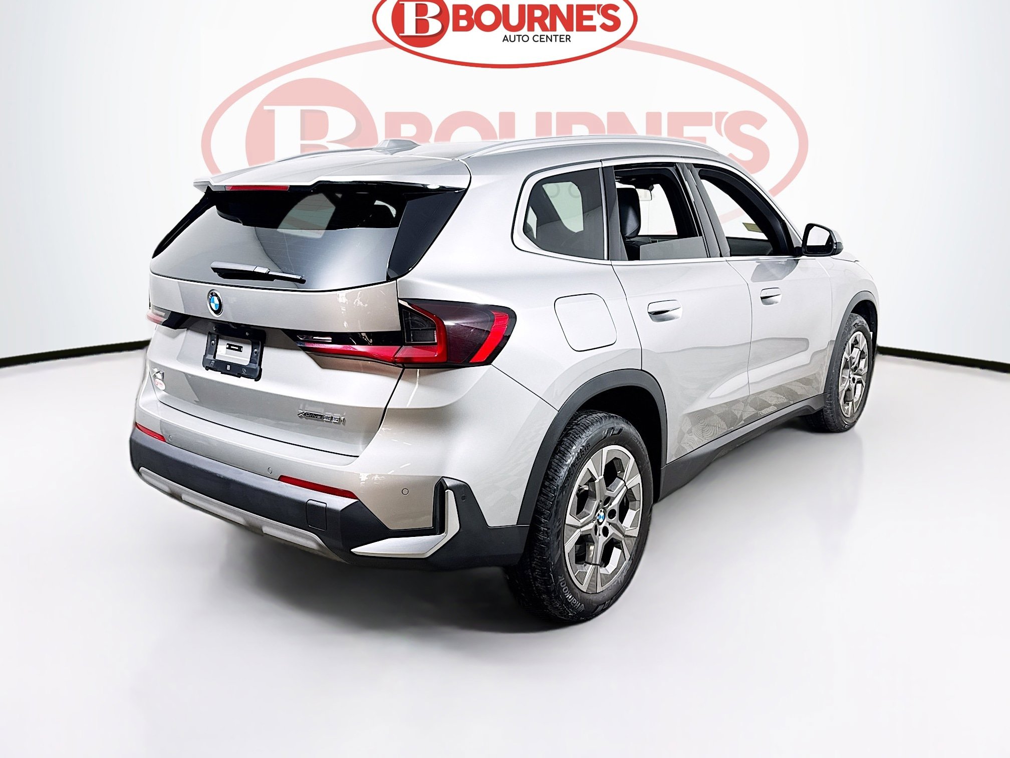 Used 2023 BMW X1 xDrive28i AWD/4WD image 11