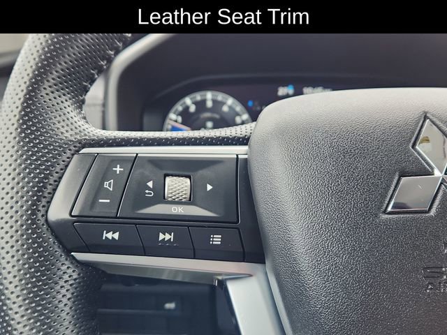 Used 2023 Mitsubishi Outlander SEL image 40