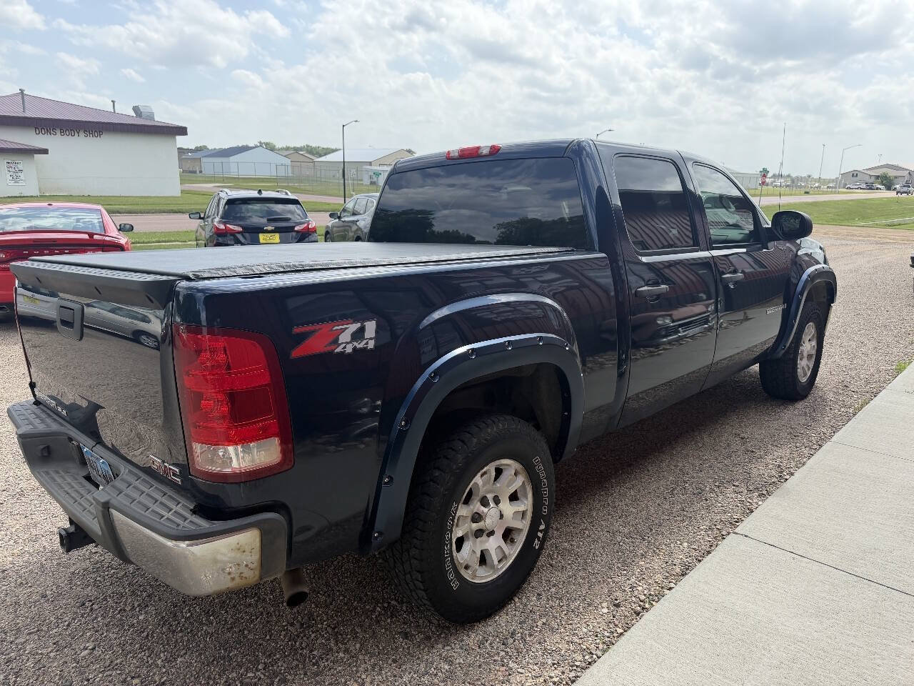 Used 2007 GMC Sierra 1500 SLE w/ SLE/SLT Trailering Package AWD/4WD image 6