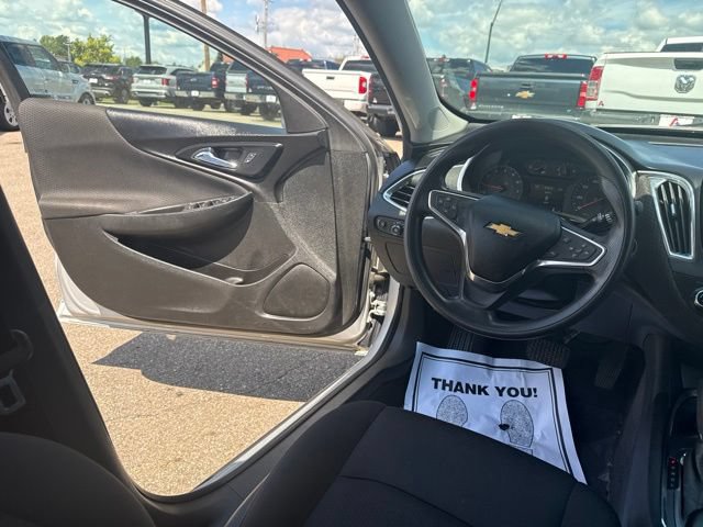 Used 2019 Chevrolet Malibu LT FWD image 15
