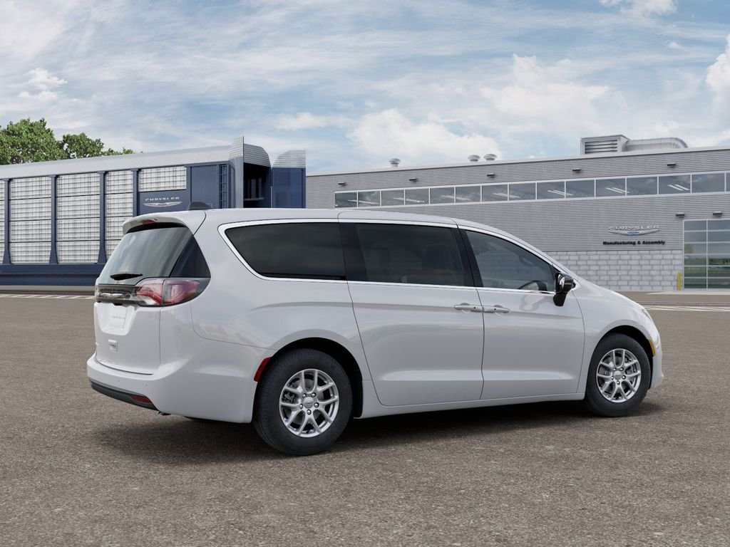 New 2026 Chrysler Voyager LX FWD image 4