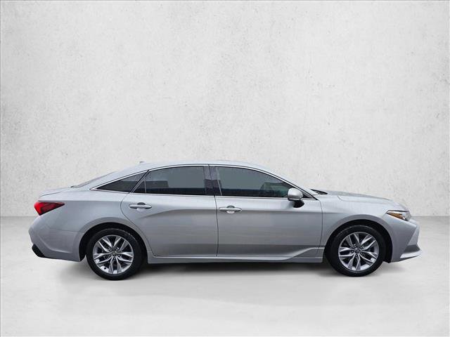 Used 2022 Toyota Avalon XLE w/ Moonroof Package image 6