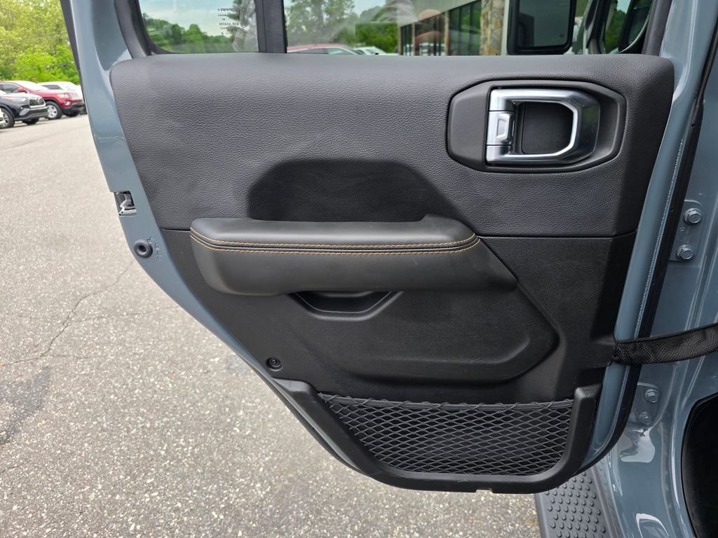 Used 2025 Jeep Wrangler Unlimited Sahara AWD/4WD image 49