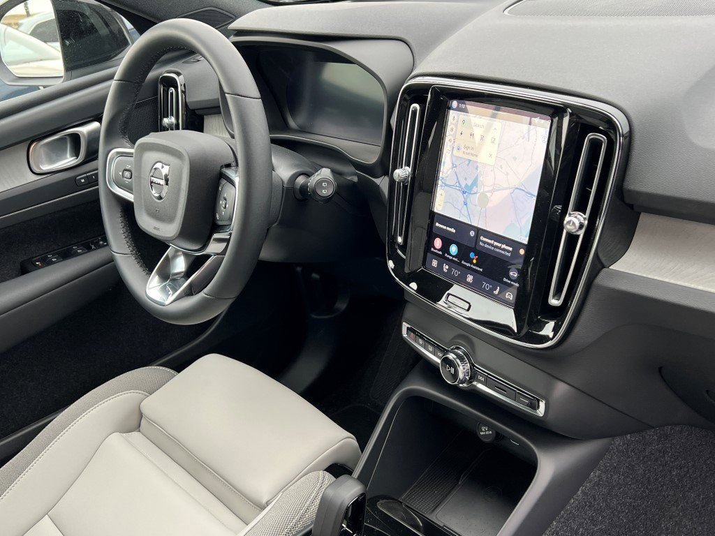 New 2026 Volvo EX40 Plus w/ Climate Package RWD image 7