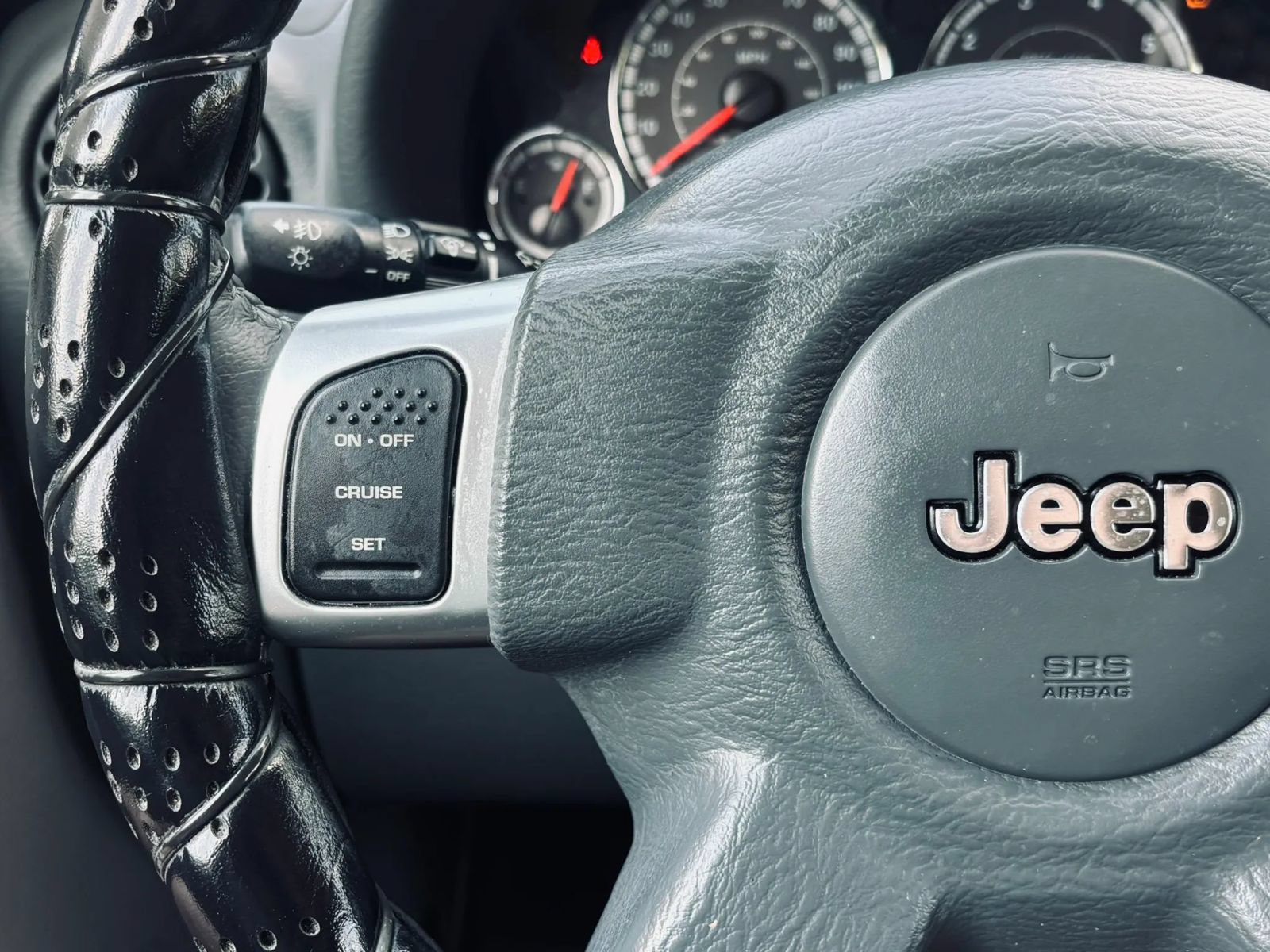 Used 2007 Jeep Liberty Limited AWD/4WD image 25