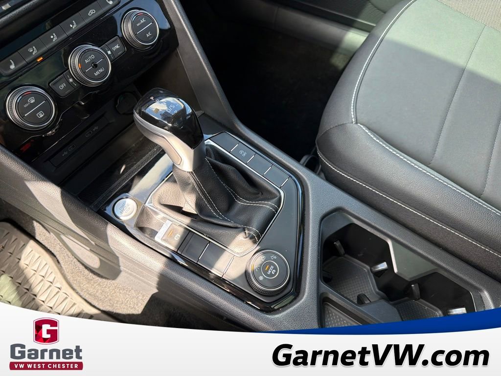 Certified 2024 Volkswagen Taos SE image 24