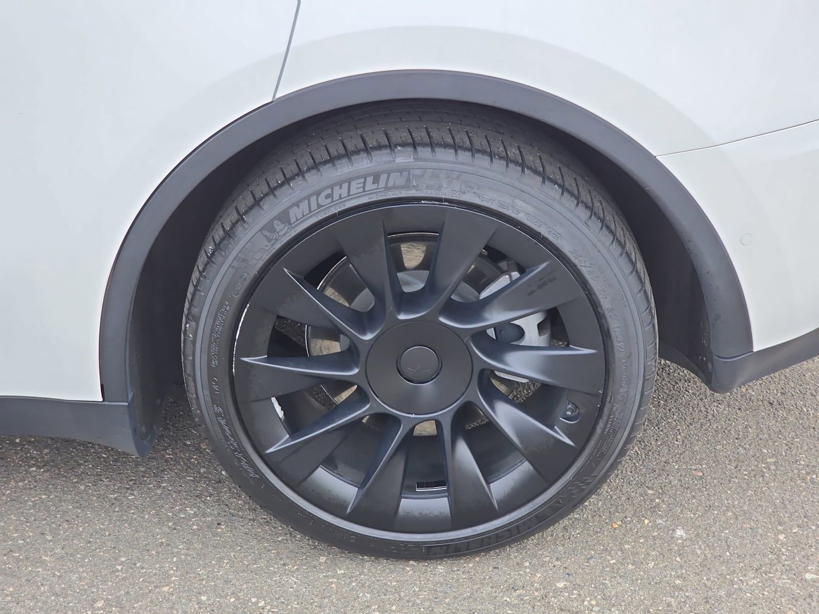 Used 2021 Tesla Model Y Long Range image 37