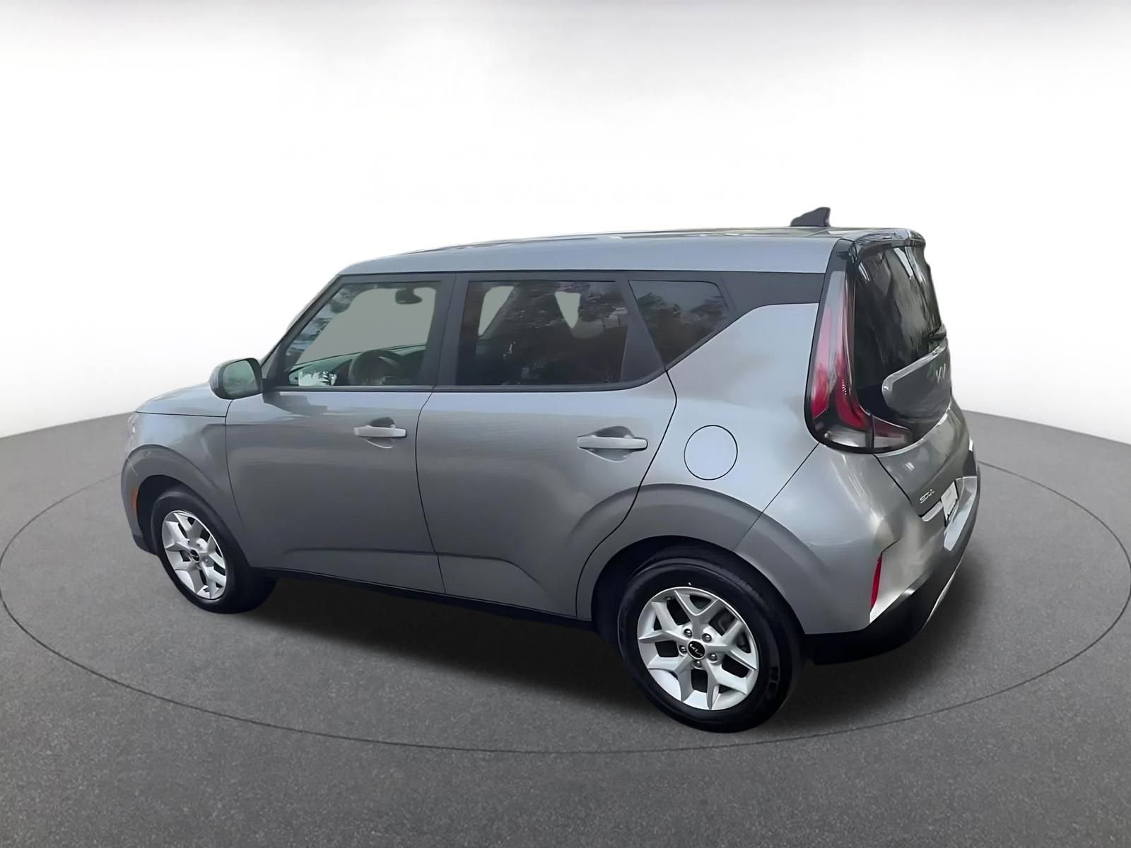 Used 2025 Kia Soul LX w/ LX Technology Package image 10