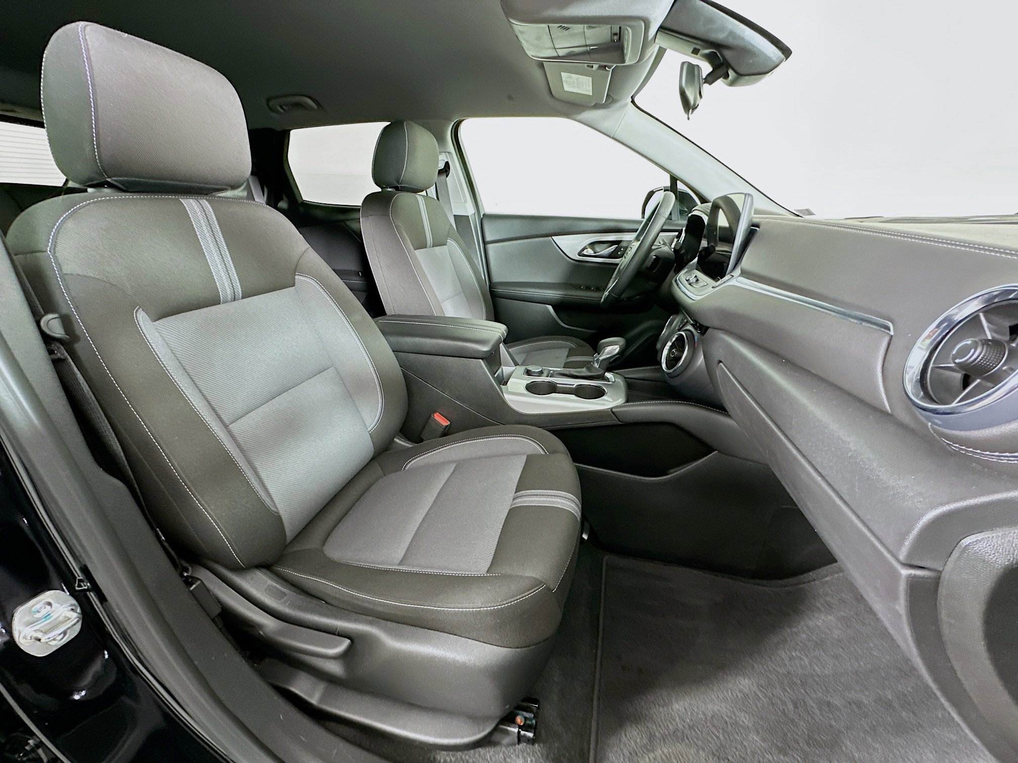 Used 2025 Chevrolet Blazer LT FWD image 29