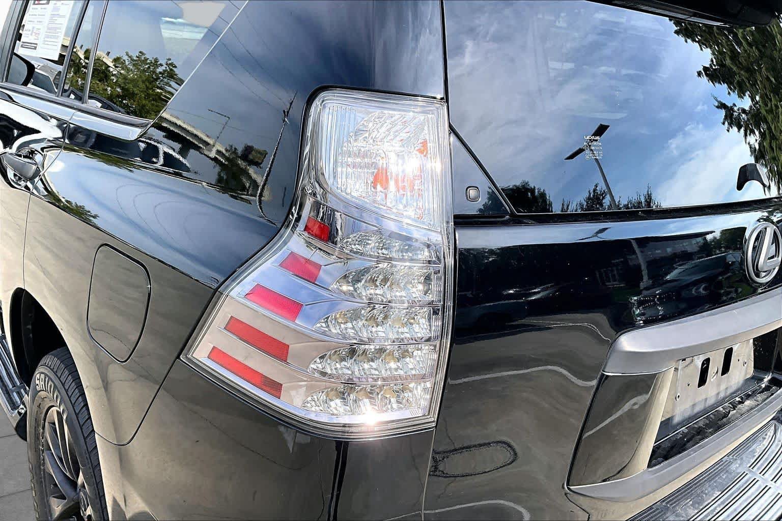 Used 2018 Lexus GX 460 Premium w/ Premium Package AWD/4WD image 27