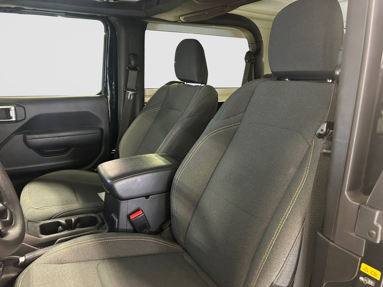 Used 2025 Jeep Wrangler Sport AWD/4WD image 11