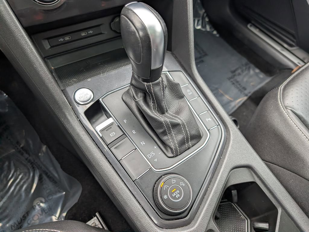 Used 2021 Volkswagen Tiguan SE R-Line image 22