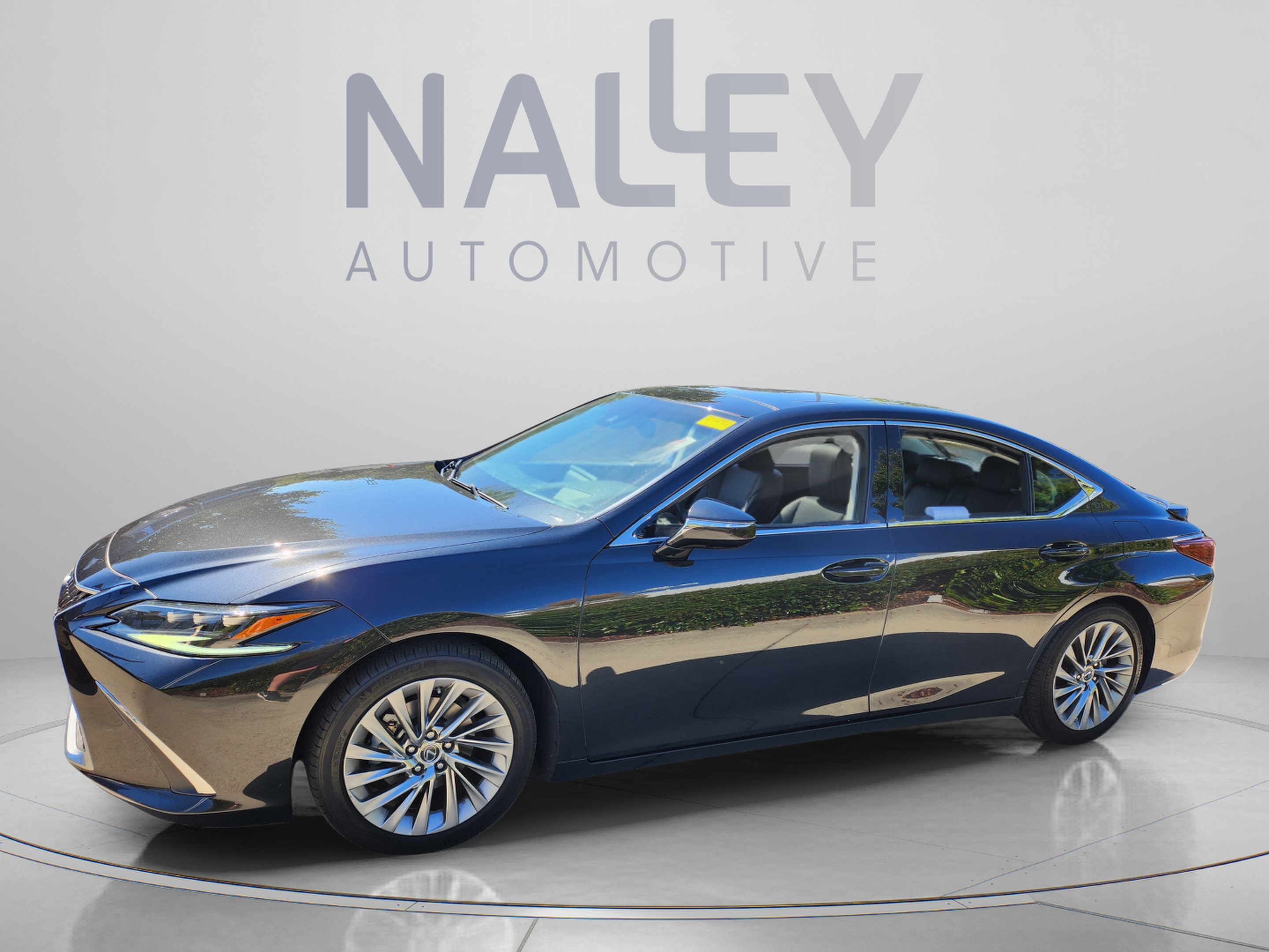 Certified 2022 Lexus ES 350 Ultra Luxury w/ Accessory Package 2 FWD image 2