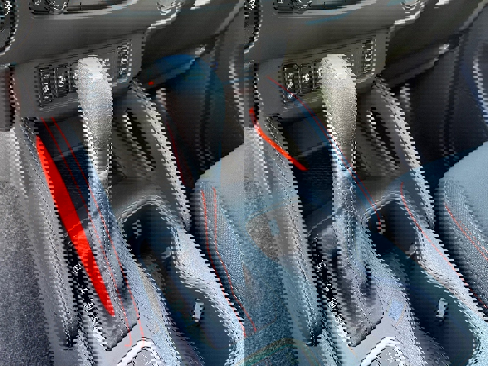 New 2026 Nissan Frontier PRO-4X w/ Pro-4x Convenience Package image 30