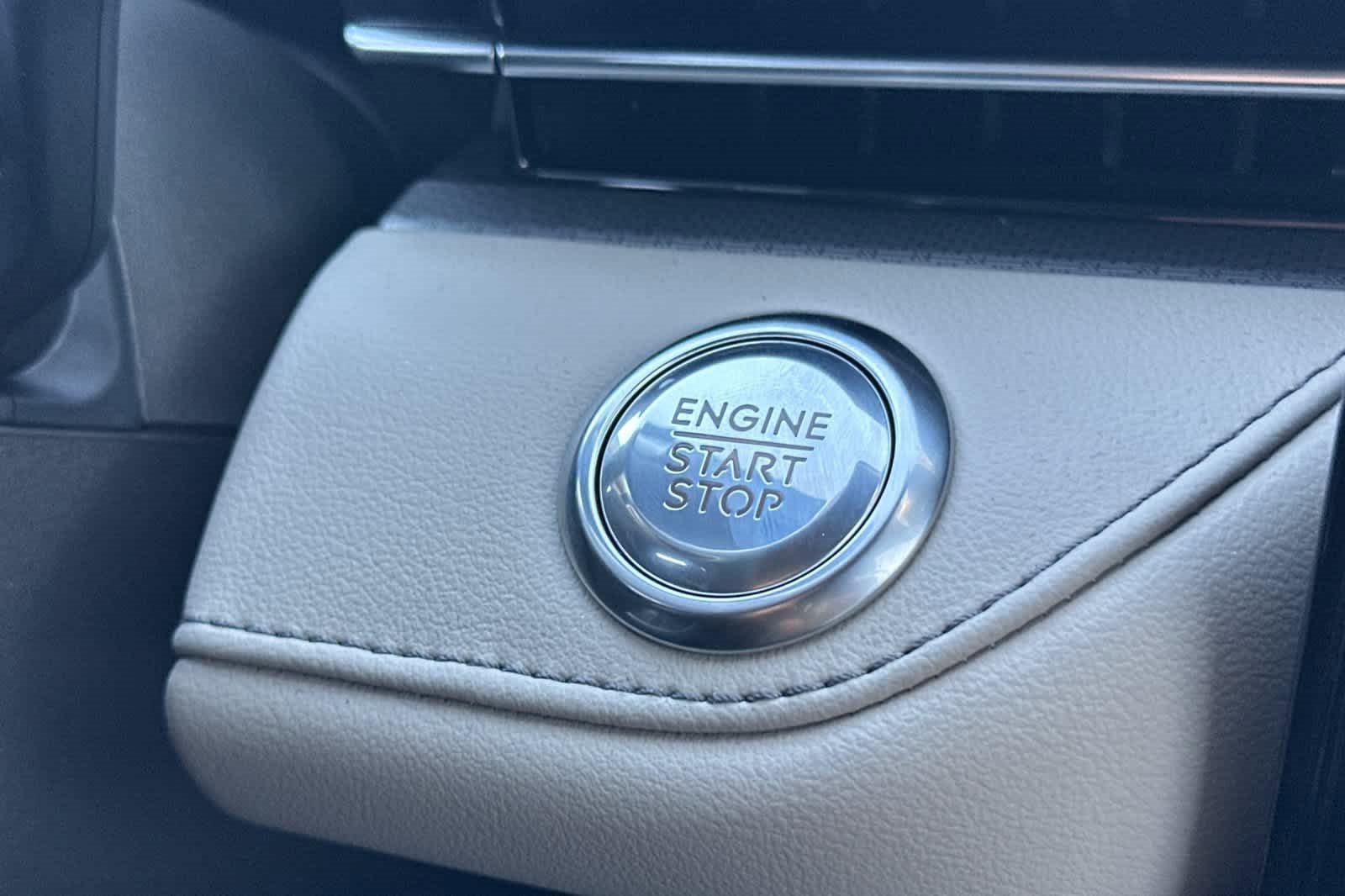 Used 2025 Lincoln Nautilus Premier image 22