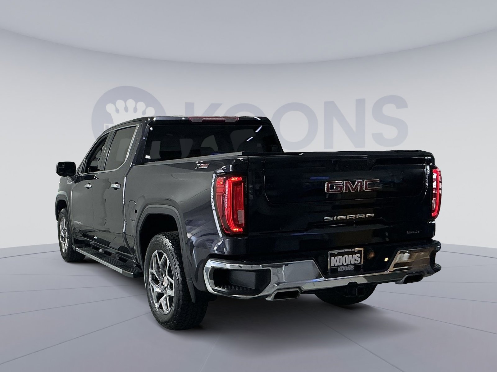 Used 2023 GMC Sierra 1500 SLT w/ SLT Premium Package image 14