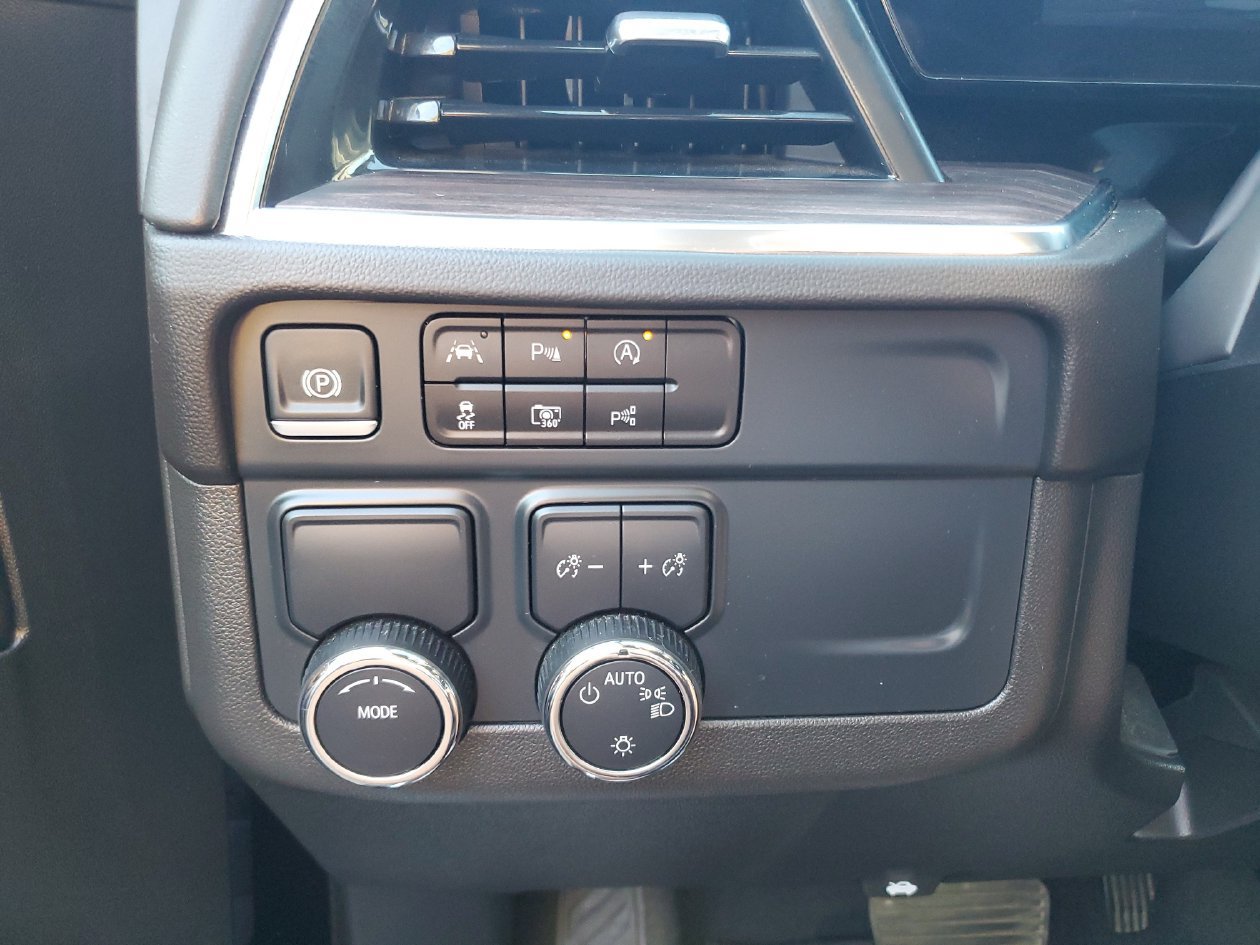 Used 2025 Chevrolet Tahoe LT RWD image 28