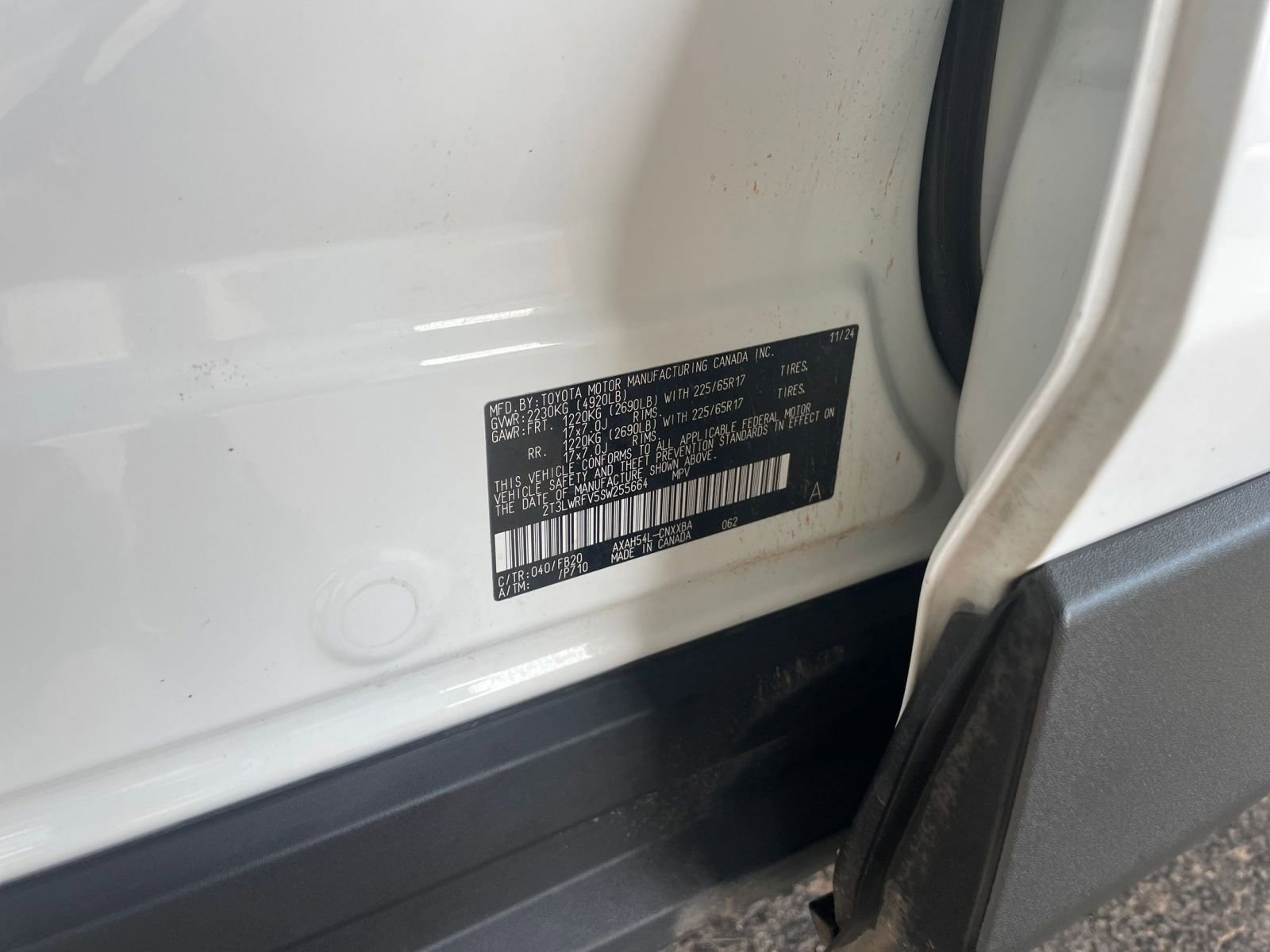 Used 2025 Toyota RAV4 LE image 28