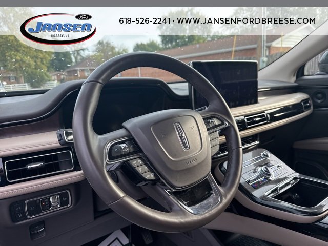 Used 2022 Lincoln Nautilus Reserve w/ Equipment Group 201A image 11