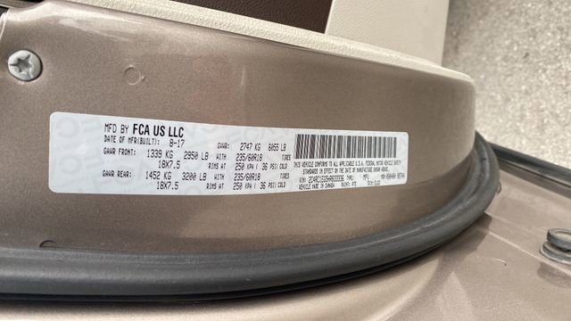 Used 2017 Chrysler Pacifica Touring-L Plus w/ Advanced Safetytec Group FWD image 28