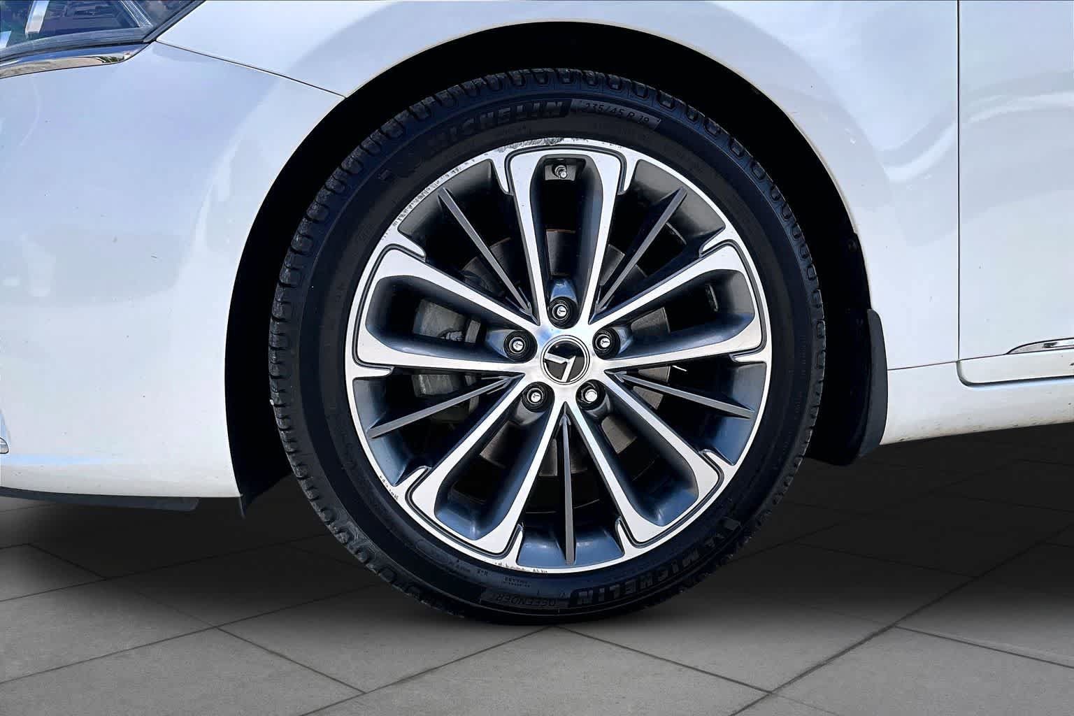 Used 2019 Kia Cadenza Technology FWD image 18