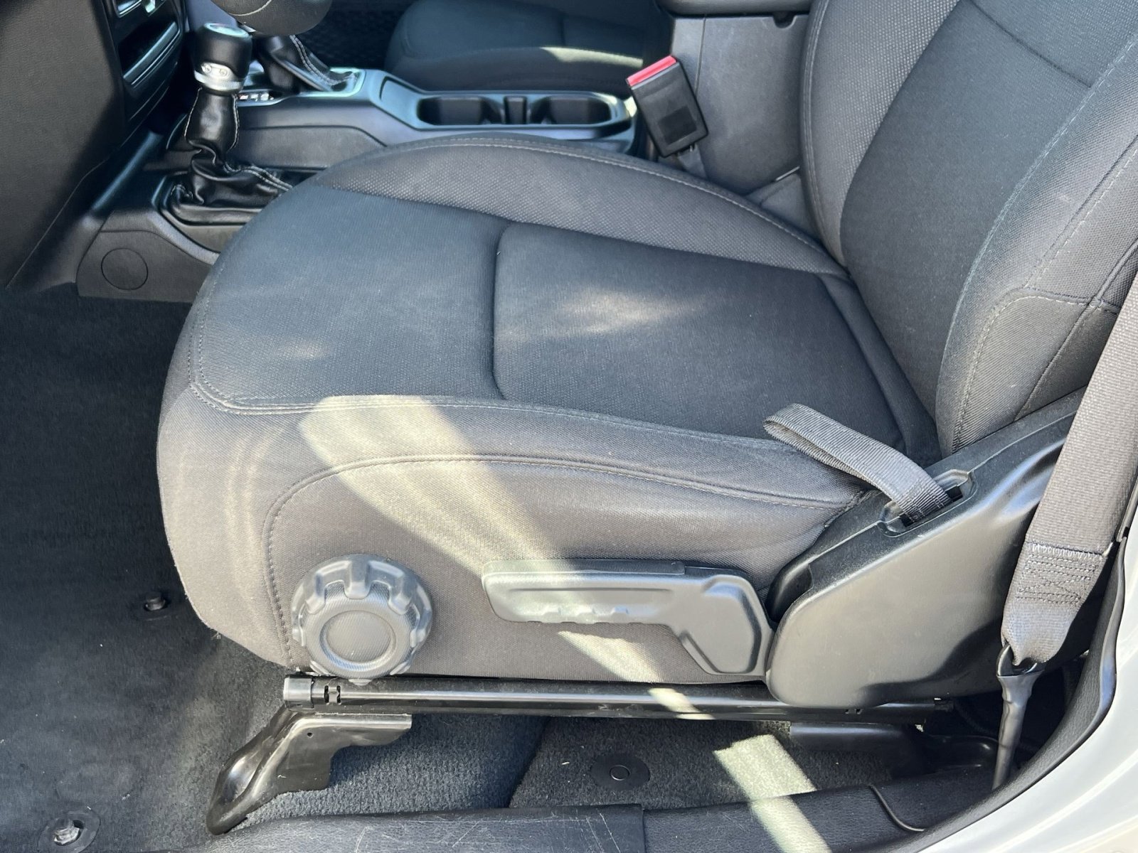 Used 2023 Jeep Gladiator Overland image 15