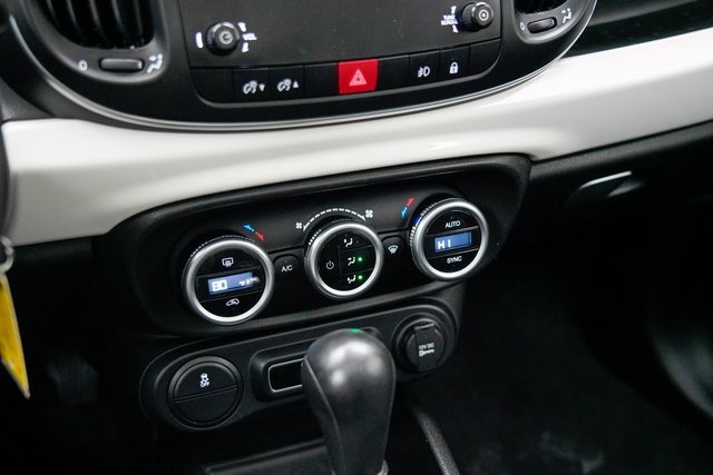 Used 2020 FIAT 500L Lounge image 29