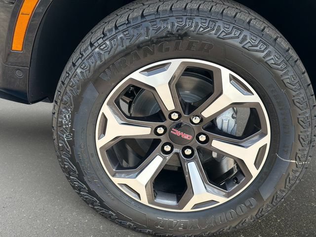 New 2026 GMC Yukon XL AT4 Ultimate AWD/4WD image 10