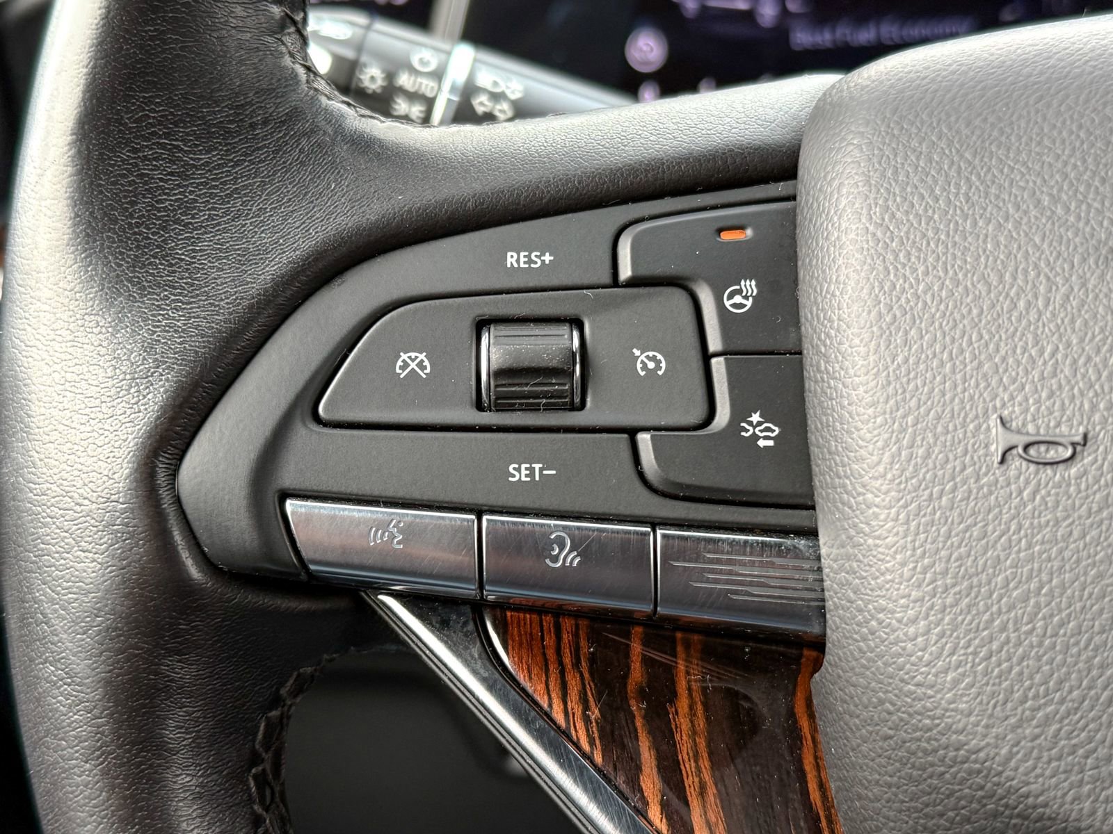 Certified 2022 Cadillac Escalade Luxury image 25