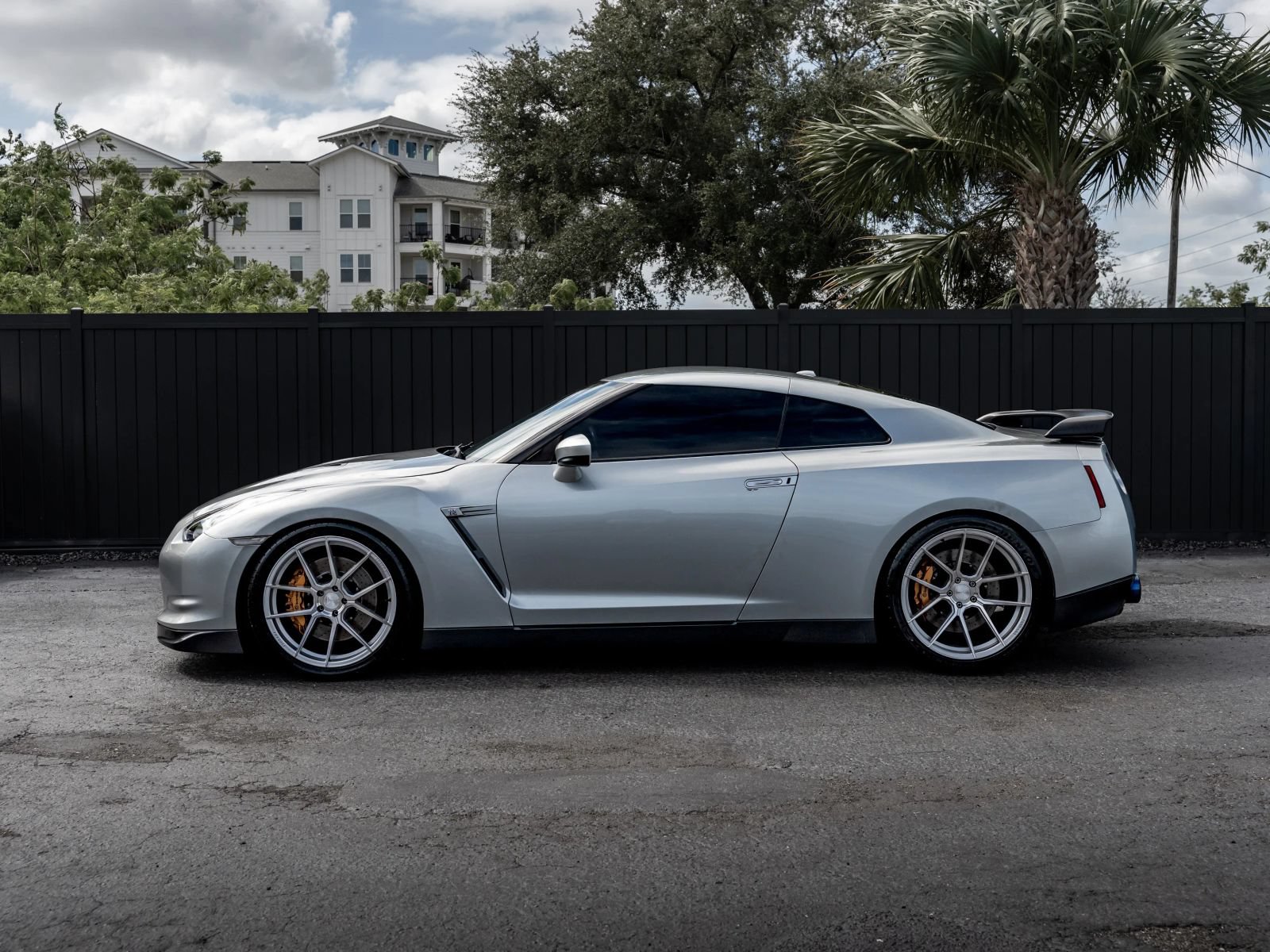 Used 2009 Nissan GT-R Premium AWD/4WD image 7