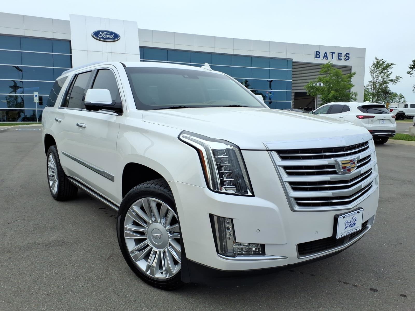 Used 2016 Cadillac Escalade Platinum AWD/4WD image 1