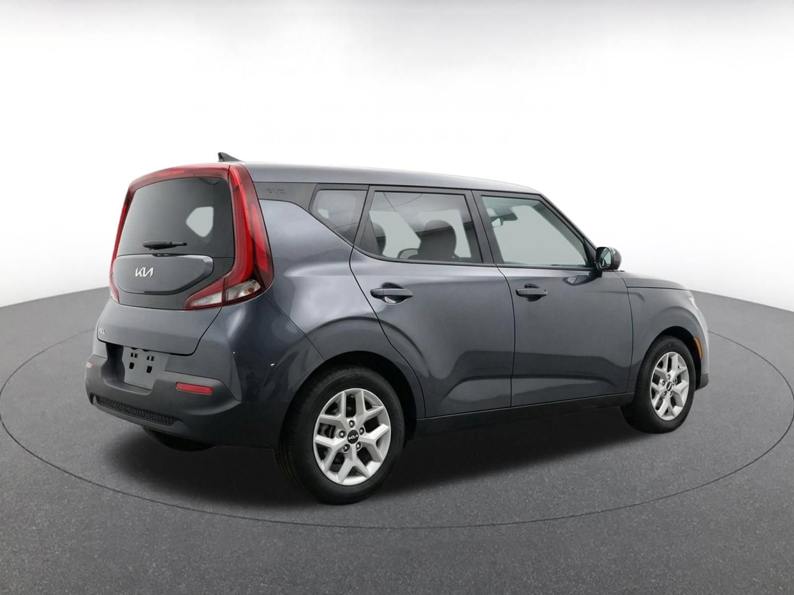 Used 2025 Kia Soul LX w/ LX Technology Package FWD image 8